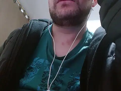 Snapshot of camiloking1720 chatting on 12-02-25, 04:07 camiloking1720 online show from 12-02-25, 04:07