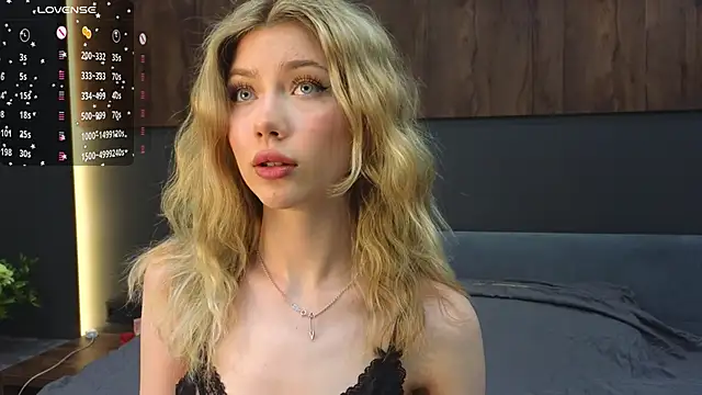 Snapshot of Rainaslater chatting on 02-21-25, 08:49 Rainaslater online show from 02-21-25, 08:49