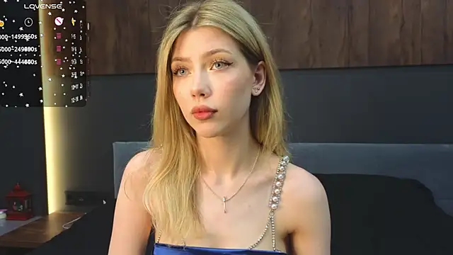 Snapshot of Rainaslater chatting on 03-02-25, 08:07 Rainaslater online show from 03-02-25, 08:07