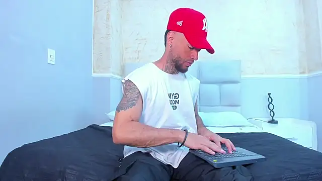 BruceNixon online show from 02-04-25, 08:49