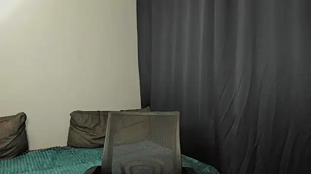 Snapshot of Pinku_kitsune chatting on 02-16-25, 09:48 Pinku kitsune online show from 02-16-25, 09:48