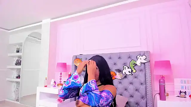 HaileeRoberts online show from 10-08-25, 12:36