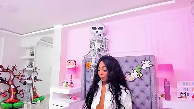 HaileeRoberts online show from 10-28-25, 12:30