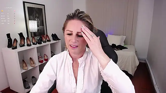 Snapshot of Victoria_collins_1 chatting on 12-31-24, 03:09 Victoria collins 1 online show from 12-31-24, 03:09