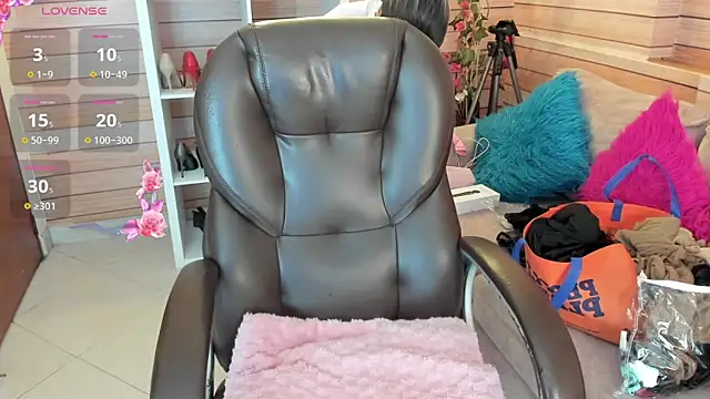 Victoria collins 1 online show from 04-28-26, 11:15