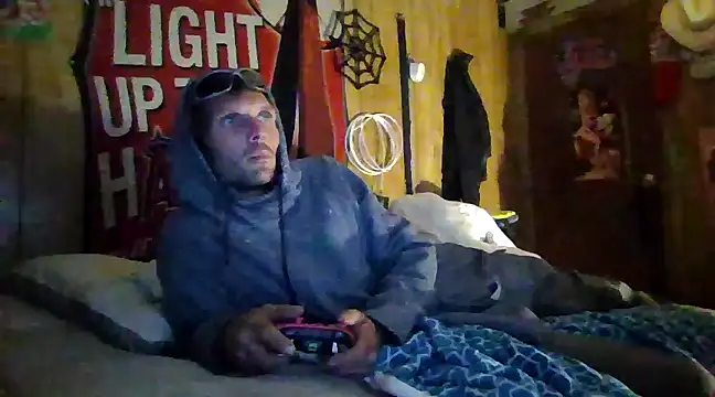 luke thighwalker2469 online show from 12-21-24, 05:25