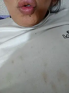 Snapshot of nazii010 chatting on 11-25-25, 09:26 nazii010 online show from 11-25-25, 09:26