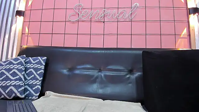 Snapshot of antony_bigdick_ chatting on 01-08-25, 01:11 antony bigdick  online show from 01-08-25, 01:11