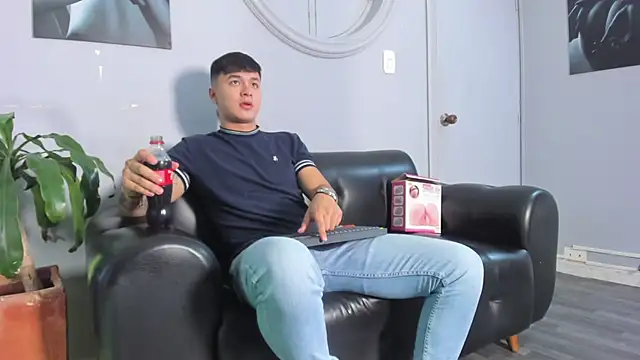 Cristopher strong online show from 03-13-25, 12:46