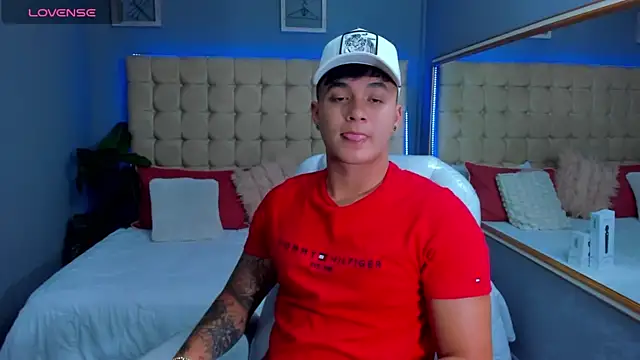 Cristopher strong online show from 09-28-25, 02:44