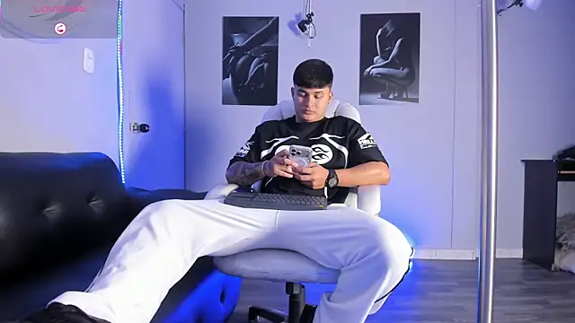 Cristopher strong online show from 02-25-26, 02:05