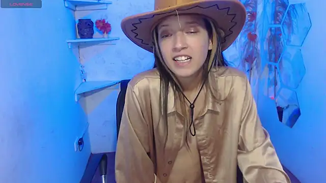 Snapshot of ZoePrest_ chatting on 01-14-25, 09:35 ZoePrest online show from 01-14-25, 09:35