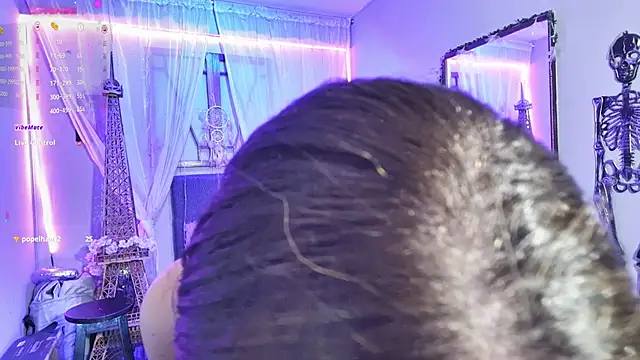 Snapshot of ZoePrest_ chatting on 02-25-25, 01:09 ZoePrest online show from 02-25-25, 01:09