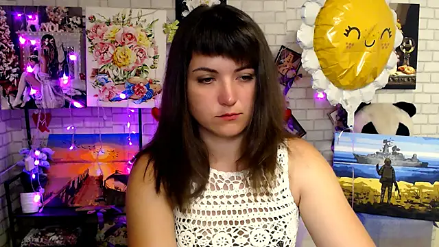 Darina M  online show from 09-18-25, 04:47