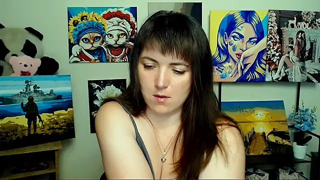 Snapshot of Darina_M_ chatting on 05-27-26, 04:31 Darina M online show from 05-27-26, 04:31