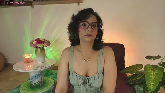 Elliee  online show from 02-28-25, 12:09