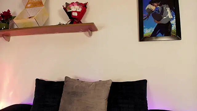 Elliee  online show from 10-22-25, 12:27