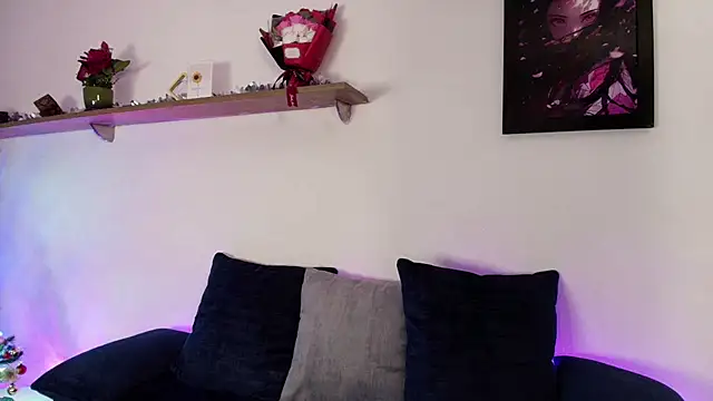 Elliee  online show from 11-26-25, 11:44