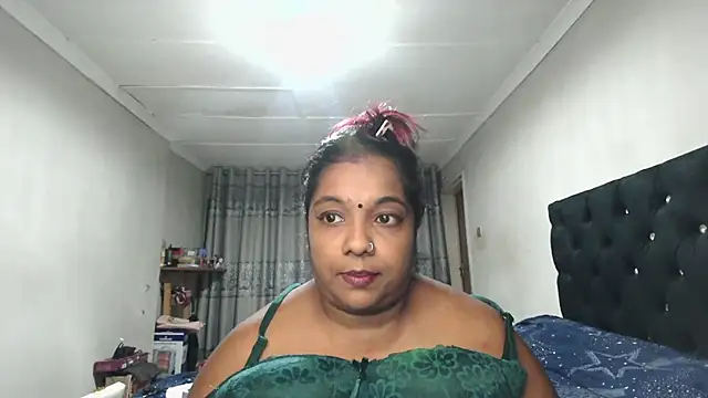 Indianmayaxoxo online show from 11-19-25, 08:09