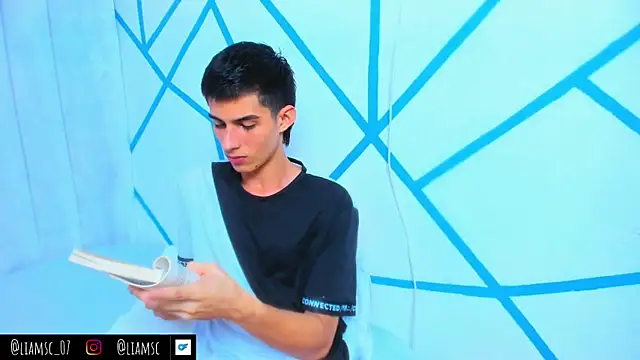 liam scott77 online show from 10-10-25, 03:55