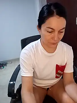 renata hot1 online show from 02-05-25, 01:22