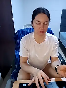 renata hot1 online show from 02-15-25, 12:33