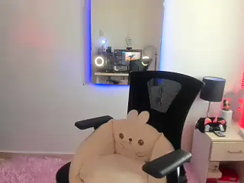 nairobbits online show from 04-28-26, 02:22