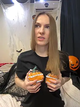 RachelBelI online show from 10-19-25, 11:38