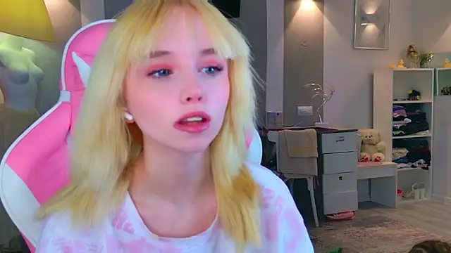 b4by LoL1 online show from 02-04-26, 07:25