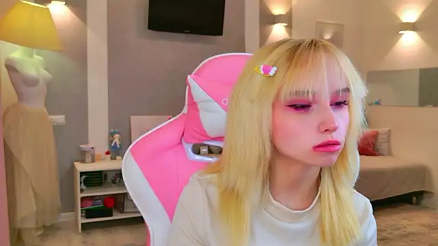 b4by LoL1 online show from 02-22-26, 02:37