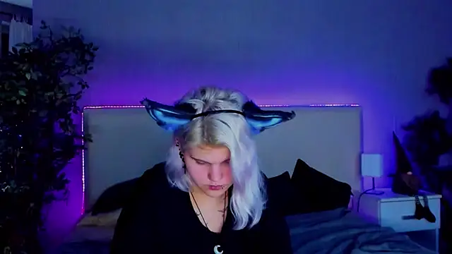 JoannLowe online show from 12-21-24, 11:02