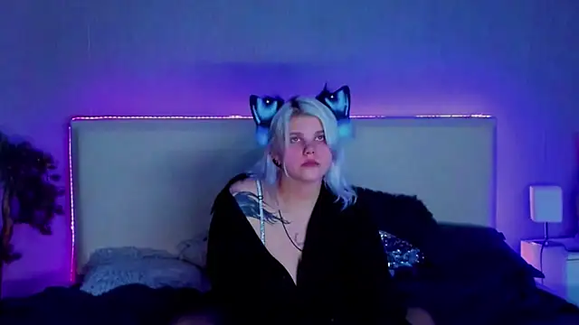 JoannLowe online show from 02-28-25, 03:04