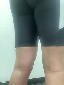 Snapshot of MiamiBang chatting on 02-06-25, 11:58 MiamiBang online show from 02-06-25, 11:58