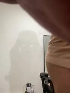 Snapshot of MiamiBang chatting on 02-13-25, 10:11 MiamiBang online show from 02-13-25, 10:11