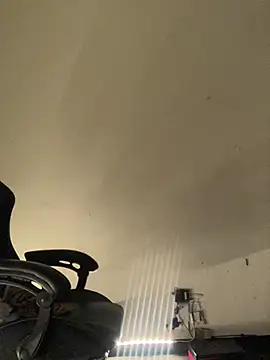 Snapshot of MiamiBang chatting on 02-14-25, 10:07 MiamiBang online show from 02-14-25, 10:07