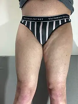 Snapshot of MiamiBang chatting on 03-05-25, 11:49 MiamiBang online show from 03-05-25, 11:49