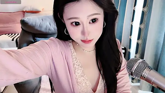 QQ-tutu online show from 12-01-25, 02:27