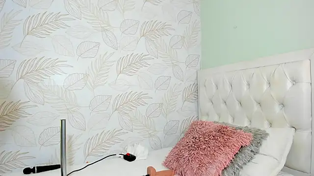 TianaReedd online show from 01-18-25, 01:29