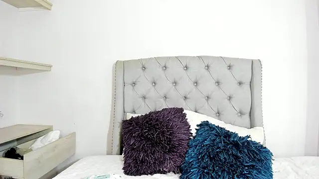 TianaReedd online show from 10-08-25, 12:25