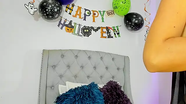 TianaReedd online show from 10-20-25, 12:16