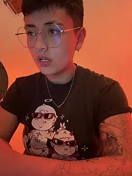 Ashley Chriss online show from 12-23-24, 06:44