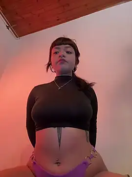 Ashley Chriss online show from 01-11-25, 06:24