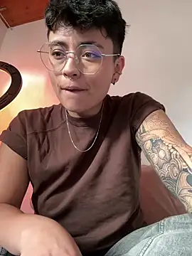 Ashley Chriss online show from 01-19-25, 09:34