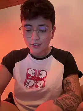 Ashley Chriss online show from 01-26-25, 07:21