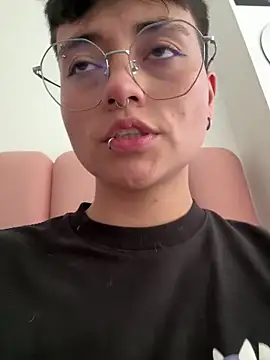 Ashley Chriss online show from 02-09-25, 10:00