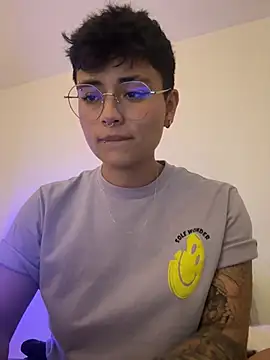 Ashley Chriss online show from 02-22-25, 12:05