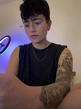 Ashley Chriss online show from 03-09-25, 09:03