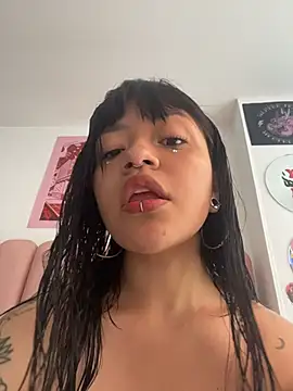 Ashley Chriss online show from 11-29-25, 06:44