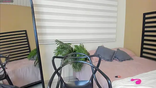 Catyloves online show from 02-08-26, 12:25