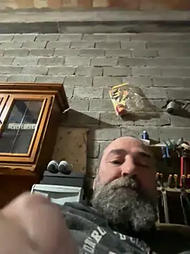 Snapshot of ros217 chatting on 11-29-25, 04:32 ros217 online show from 11-29-25, 04:32